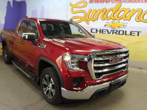Used 2020 GMC Sierra 1500 SLE w/ X31 Off-Road Package AWD/4WD image 2