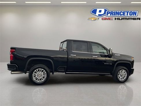 Used 2023 Chevrolet Silverado 3500 High Country w/ Z71 Off-Road Package image 8