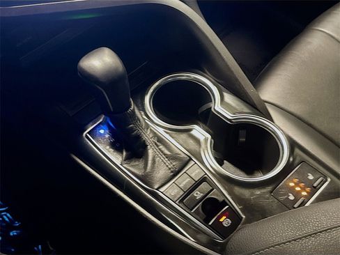 Used 2020 Toyota Camry XSE image 19