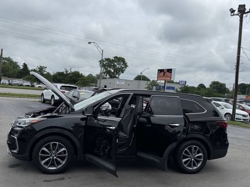 Used 2017 Hyundai Santa Fe SE AWD/4WD image 23