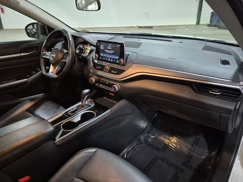 Used 2024 Nissan Altima 2.5 SR FWD image 29