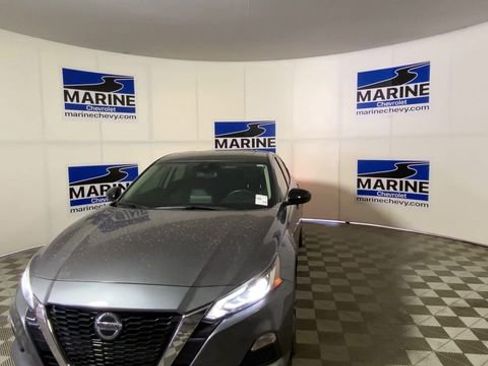 Used 2020 Nissan Altima 2.5 SR w/ Premium Package image 4