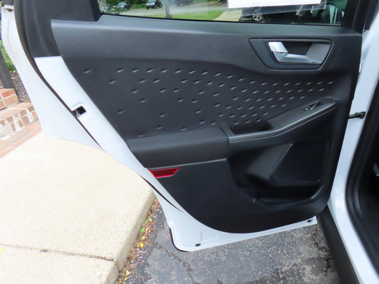 Used 2020 Ford Escape SE FWD image 18