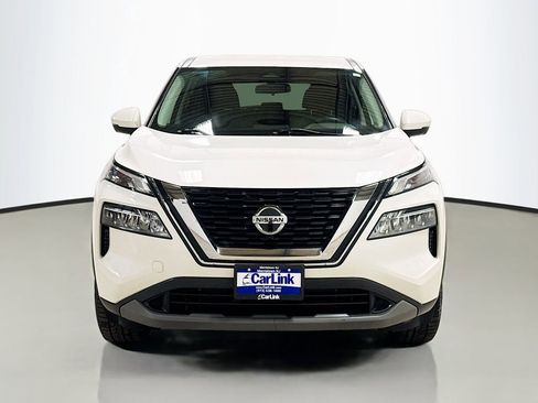 Used 2021 Nissan Rogue SV image 2