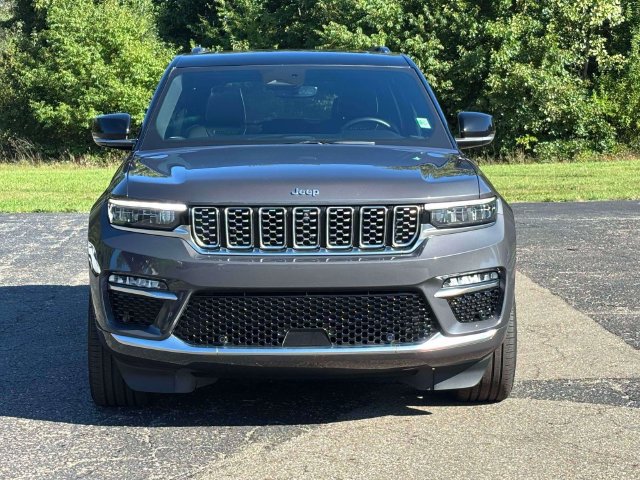 Used 2024 Jeep Grand Cherokee Summit AWD/4WD image 36