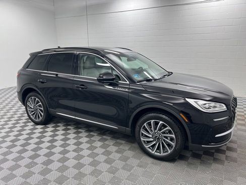 Certified 2025 Lincoln Corsair Reserve w/ Equipment Group 202A image 4