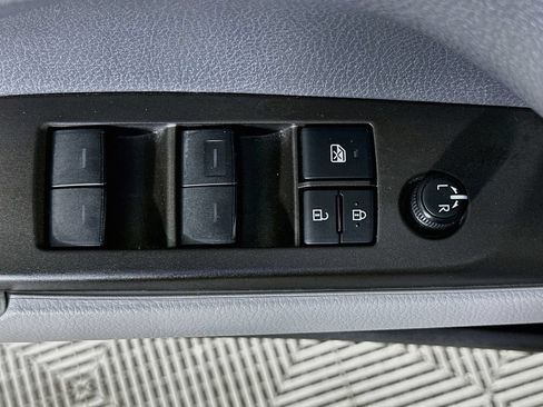Used 2021 Toyota Camry LE FWD image 17