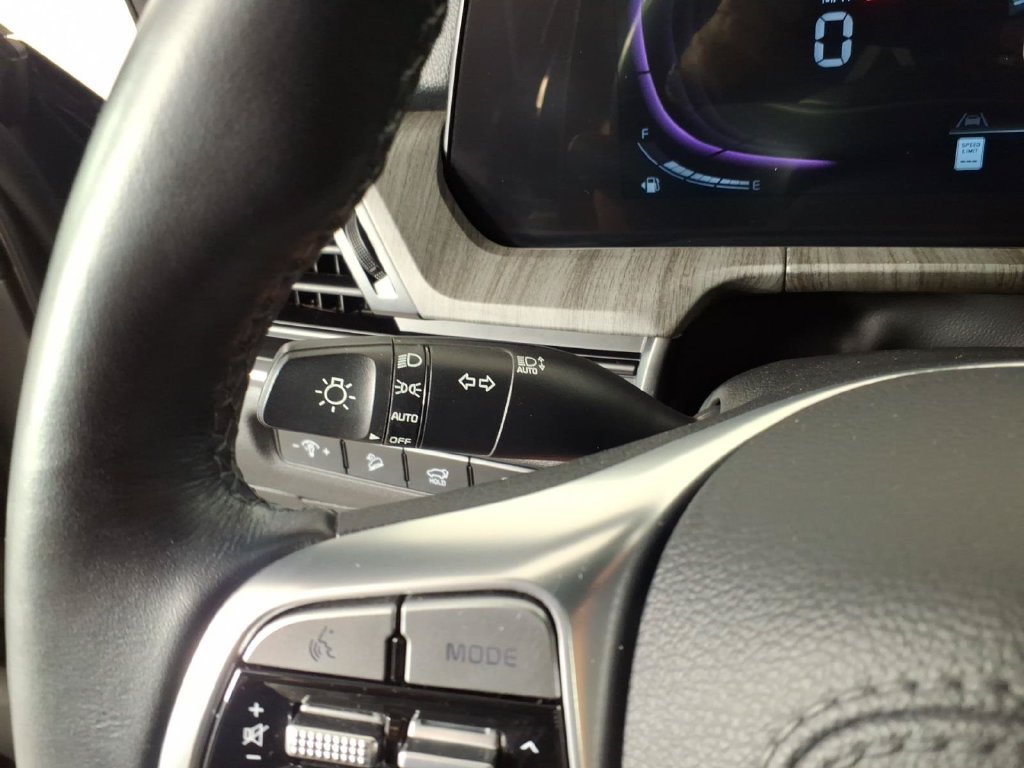 Used 2024 Kia Telluride EX w/ EX Captain's Chair Package AWD/4WD image 20