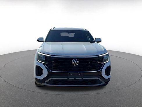 Used 2025 Volkswagen Atlas Cross Sport SE image 4