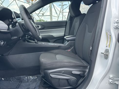 Used 2023 Jeep Compass Sport AWD/4WD image 9