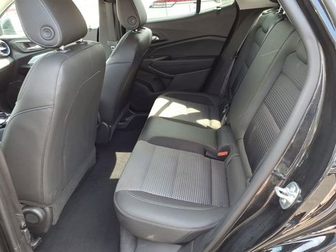 Used 2025 Chevrolet Trax LT image 11