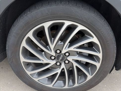 Used 2020 Lincoln Nautilus Reserve AWD/4WD image 8