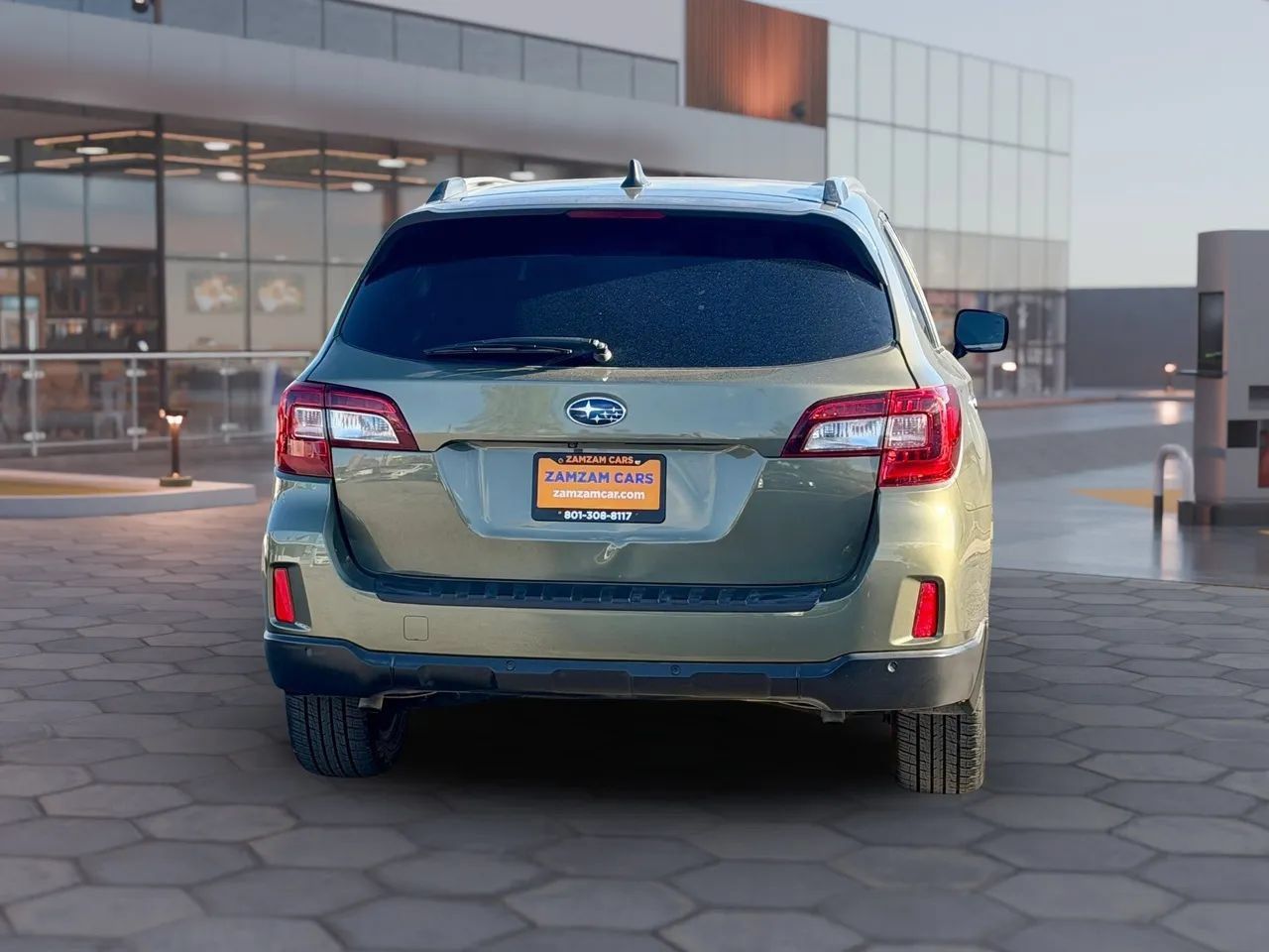 Used 2017 Subaru Outback 3.6R Touring AWD/4WD image 9