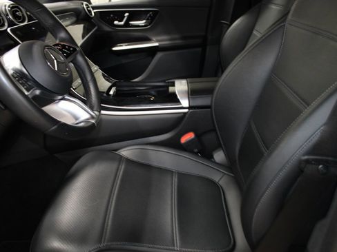 Used 2024 Mercedes-Benz GLC 300 4MATIC image 14