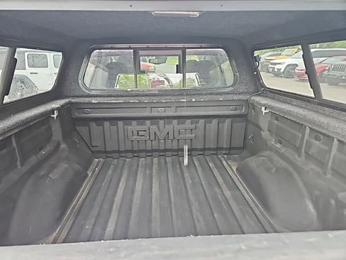 Used 2016 GMC Canyon SLT w/ Driver Alert Package image 8