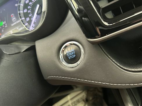 Used 2022 Toyota Highlander XLE AWD/4WD image 29