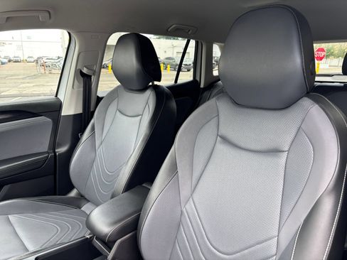 Used 2026 Volkswagen Tiguan SE AWD/4WD image 34