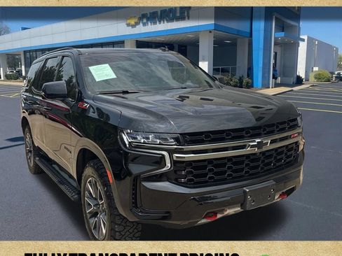 Used 2022 Chevrolet Tahoe Z71 w/ Luxury Package AWD/4WD image 7