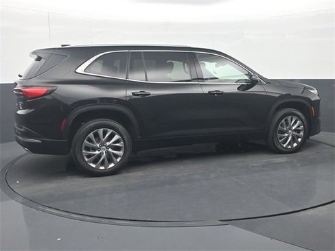 Used 2025 Buick Enclave Preferred image 8