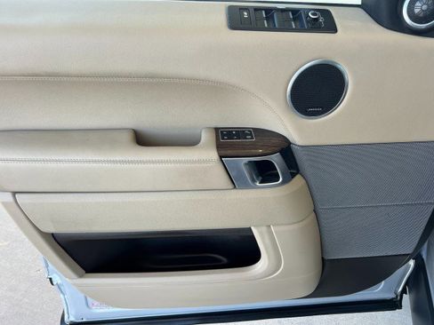 Used 2014 Land Rover Range Rover Sport HSE image 12