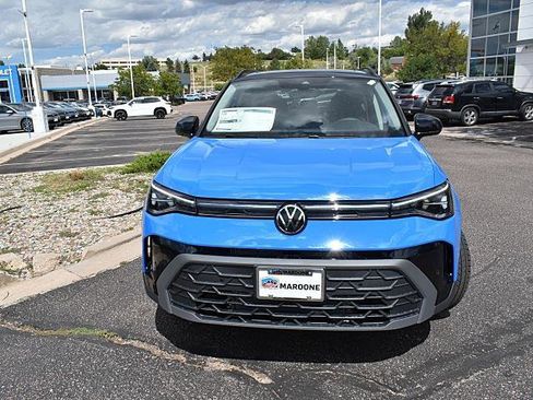 New 2025 Volkswagen Taos SE image 3