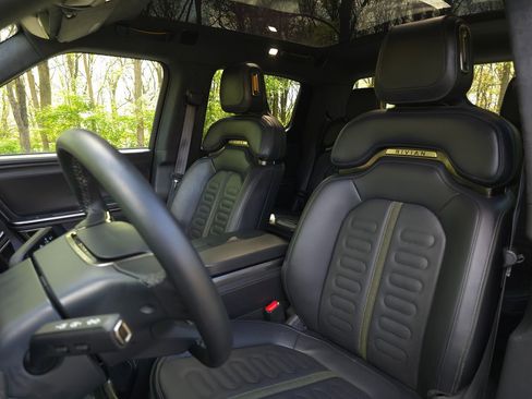 Used 2024 Rivian R1T Adventure image 13