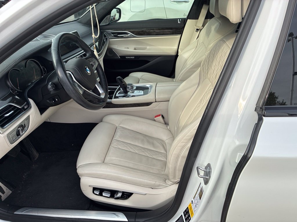 Used 2016 BMW 750i xDrive AWD/4WD image 11