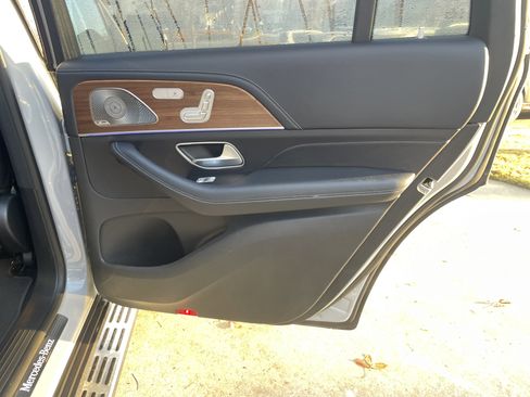 Certified 2024 Mercedes-Benz GLS 580 4MATIC image 45