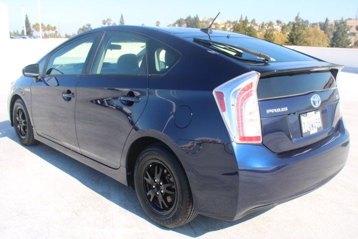 Used 2014 Toyota Prius Three FWD image 5
