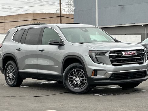 Used 2025 GMC Acadia Elevation image 2