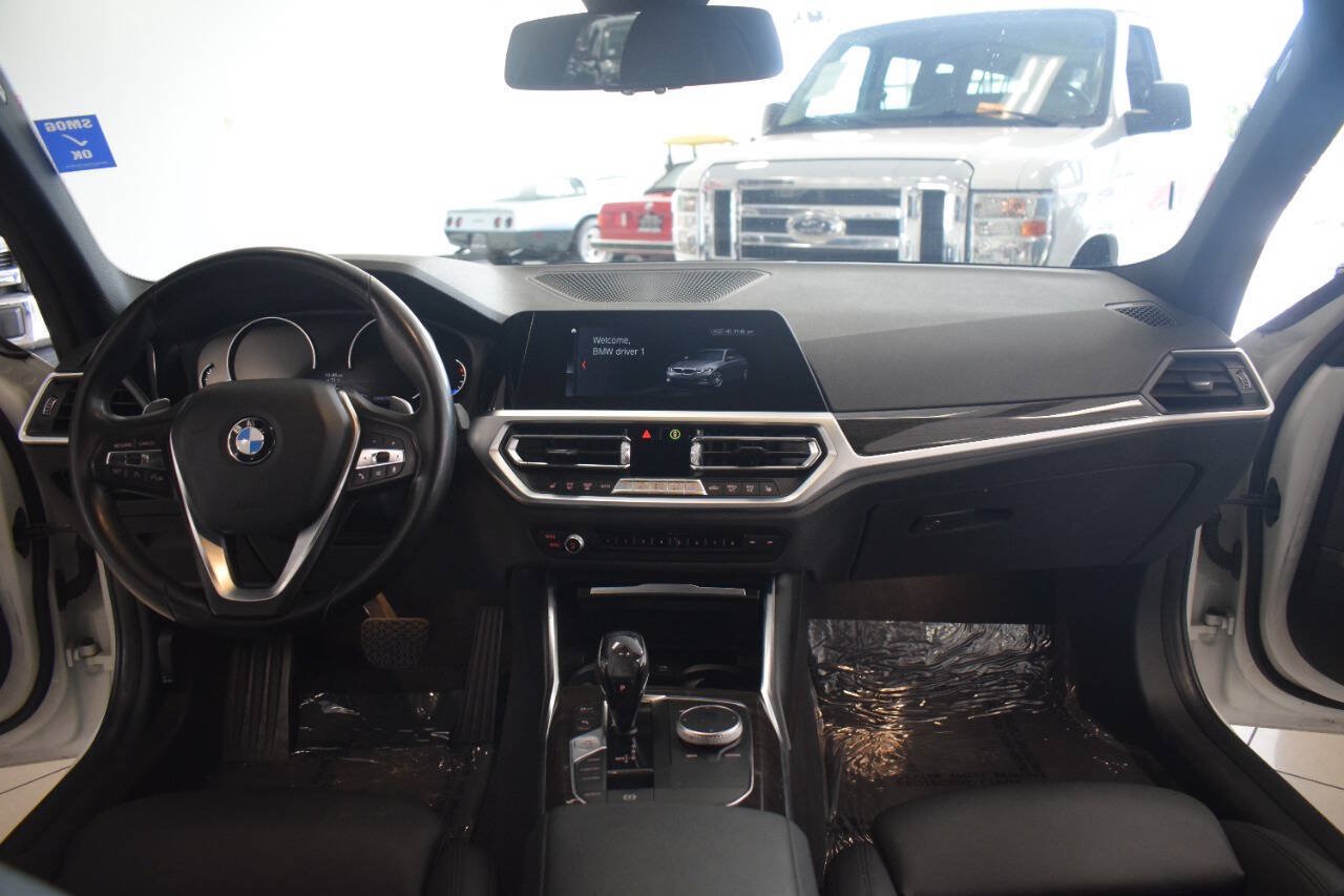 Used 2019 BMW 330i Sedan w/ Driving Assistance Package RWD image 21