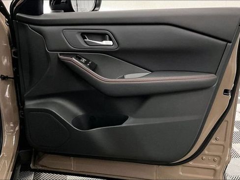 New 2026 Nissan Rogue SV AWD/4WD image 32