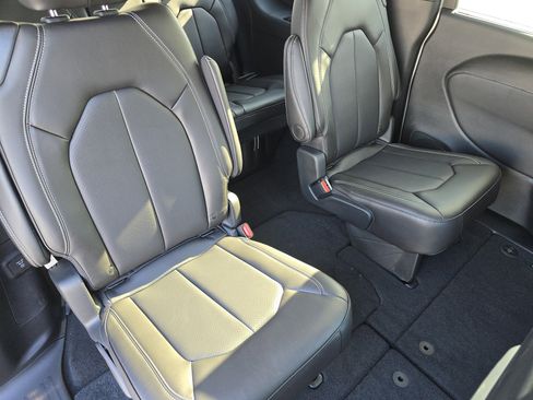 New 2026 Chrysler Pacifica Select image 26