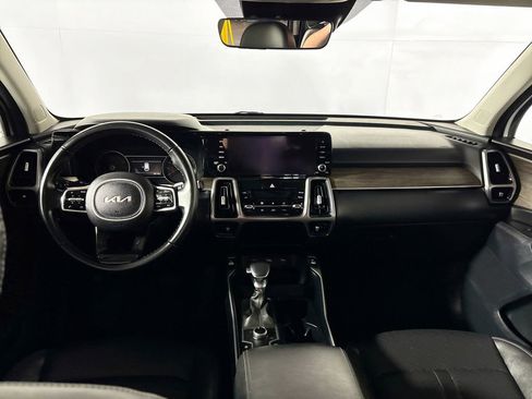 Used 2022 Kia Sorento S w/ Panoramic Sunroof Package AWD/4WD image 12