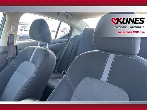 Used 2020 Nissan Sentra SV w/ Trunk Package image 17