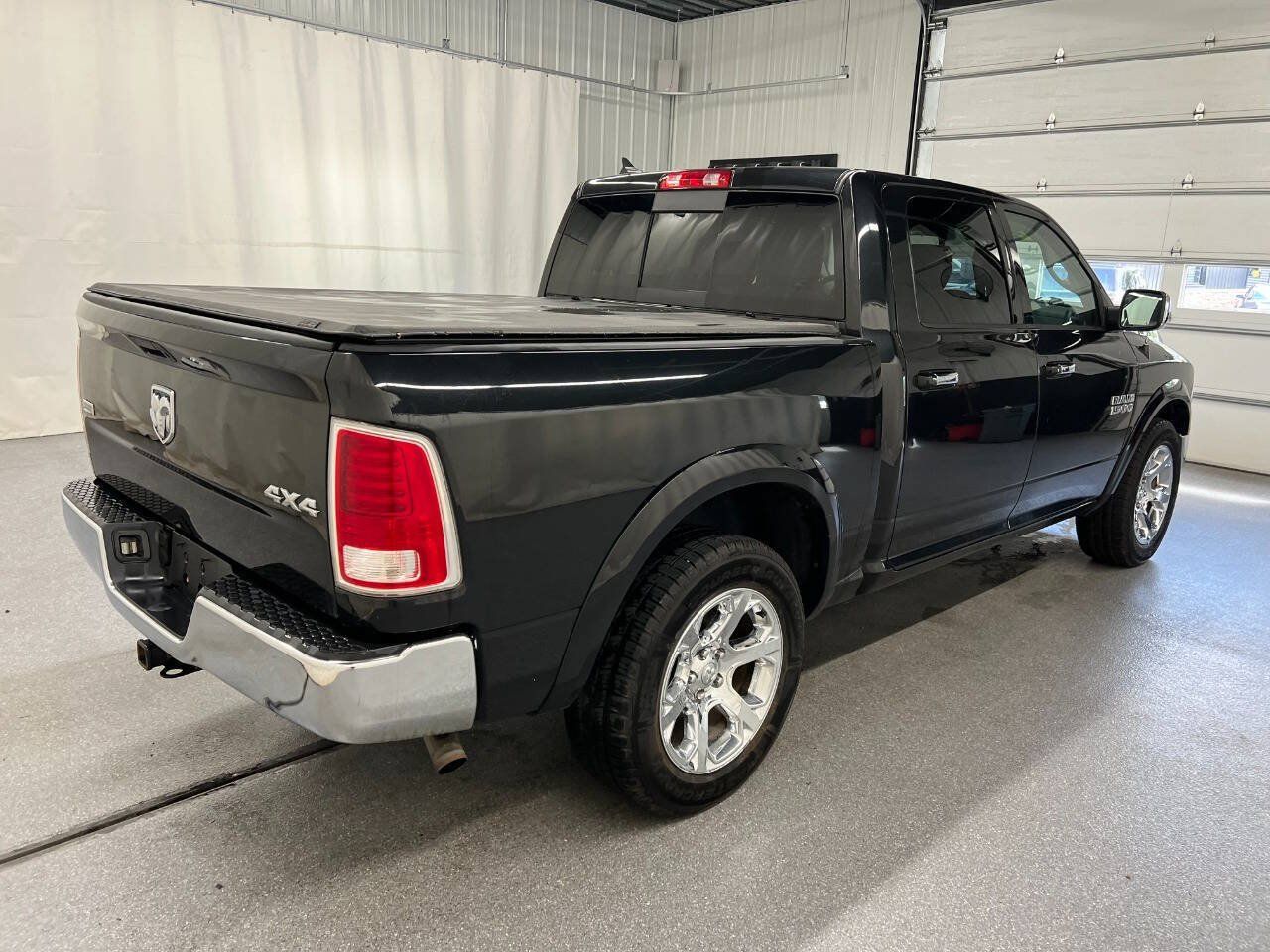 Used 2016 RAM 1500 Laramie w/ Convenience Group AWD/4WD image 4