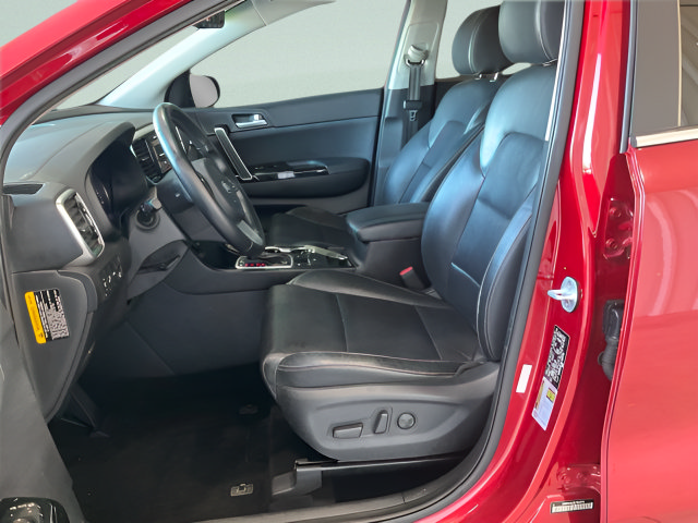 Used 2020 Kia Sportage EX w/ EX Technology Package FWD image 3