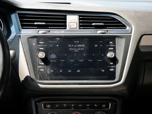 Used 2019 Volkswagen Tiguan SE w/ Panoramic Sunroof Package AWD/4WD image 29