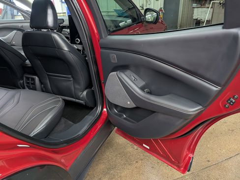 Used 2021 Ford Mustang Mach-E Premium image 7