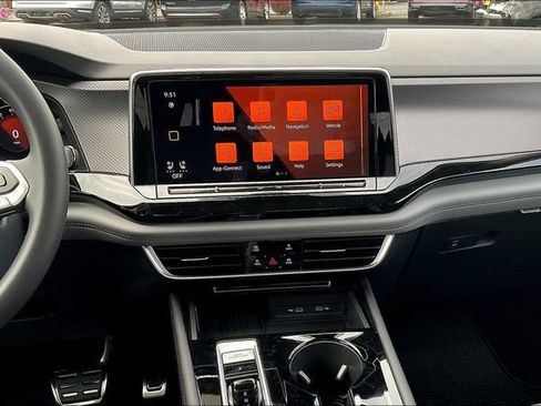 New 2025 Volkswagen Atlas Peak Edition SE image 8