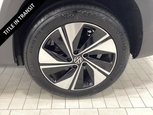 Used 2023 Volkswagen Taos SE w/ Panoramic Sunroof Package AWD/4WD image 23