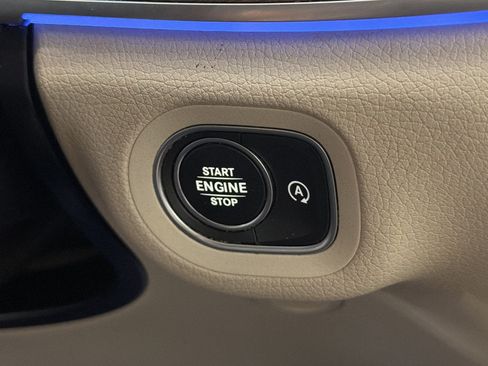 Used 2022 Mercedes-Benz GLS 450 4MATIC image 17