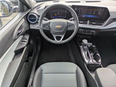 New 2025 Chevrolet Trax LT w/ Driver Confidence Package