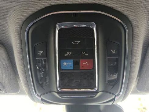 Certified 2023 Jeep Grand Cherokee L Limited AWD/4WD image 25