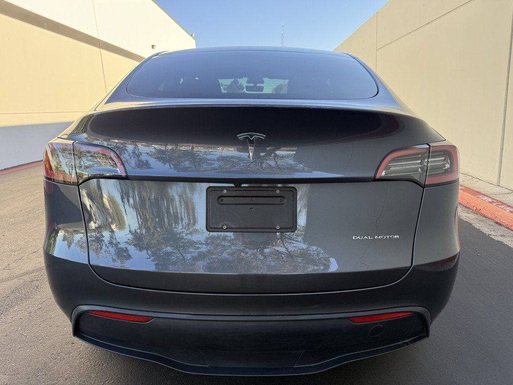 Used 2023 Tesla Model Y Long Range AWD/4WD image 9