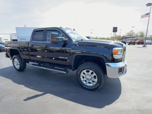 Used 2015 GMC Sierra 2500 SLE w/ SLE Preferred Package AWD/4WD image 2