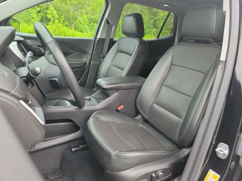 Used 2023 GMC Terrain SLT w/ Infotainment Package II AWD/4WD image 14