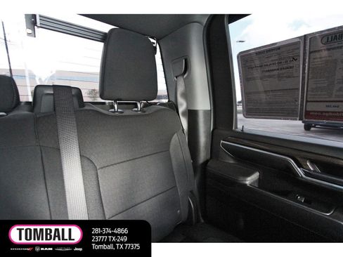 Used 2024 Chevrolet Silverado 2500 LT AWD/4WD image 12