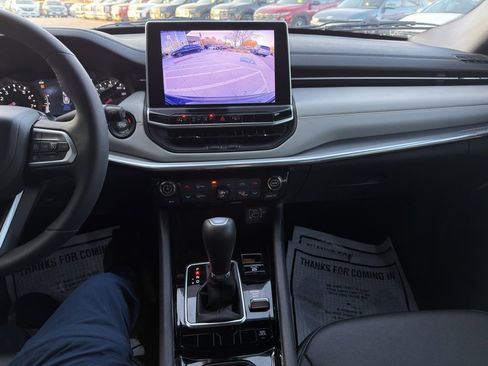 Used 2024 Jeep Compass Limited image 14