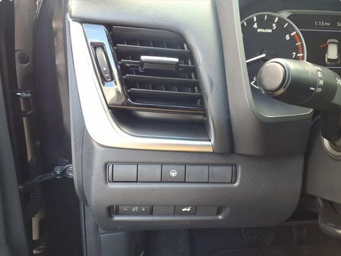 Used 2022 Nissan Rogue SV w/ SV Premium Package image 25